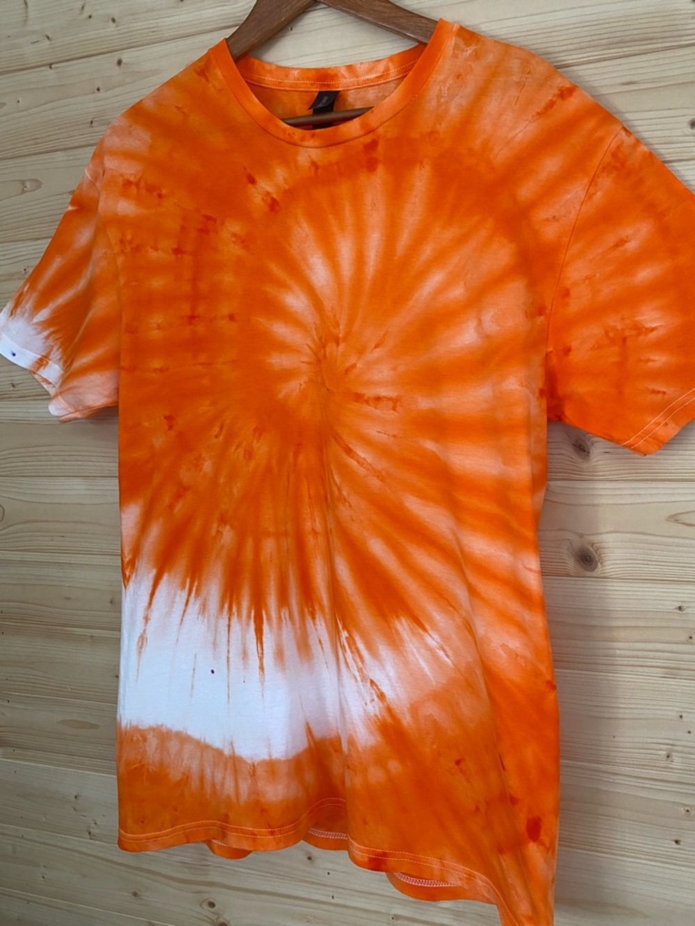 GILDAN SoftStyle Ice Tie Dye Shirt Size L Brilliant Orange Retro Festival Tee - Picture 2 of 10